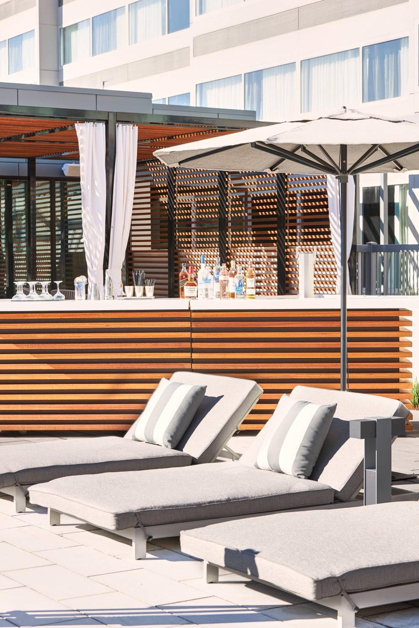 Ac Hotel By Marriott Pleasanton Exterior photo